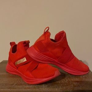 Puma Soft Foam red sneakers